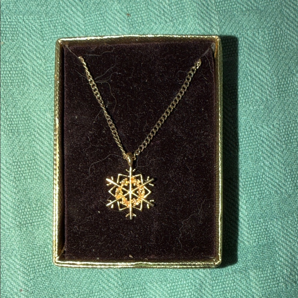Vintage Gold Snowflake Necklace